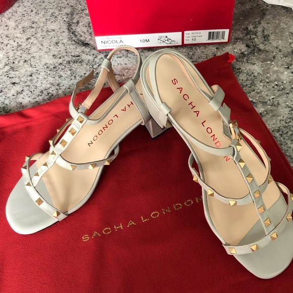 SALE β₯οΈ NWT Gold studded Valentino-style leather sandals + dustbag - Picture 7 of 12